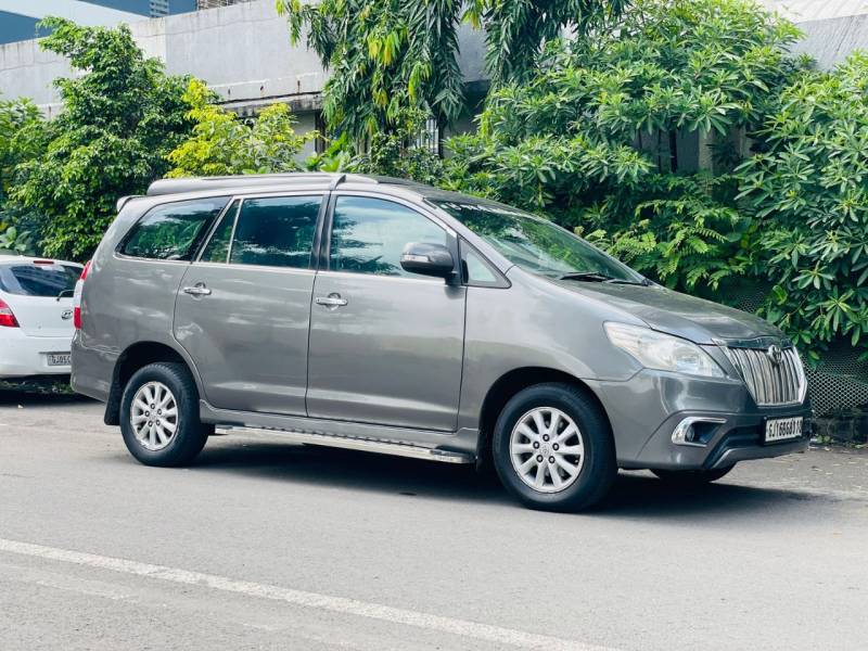 Toyota Innova 2.5 ZX (Diesel) 7 STR Euro3