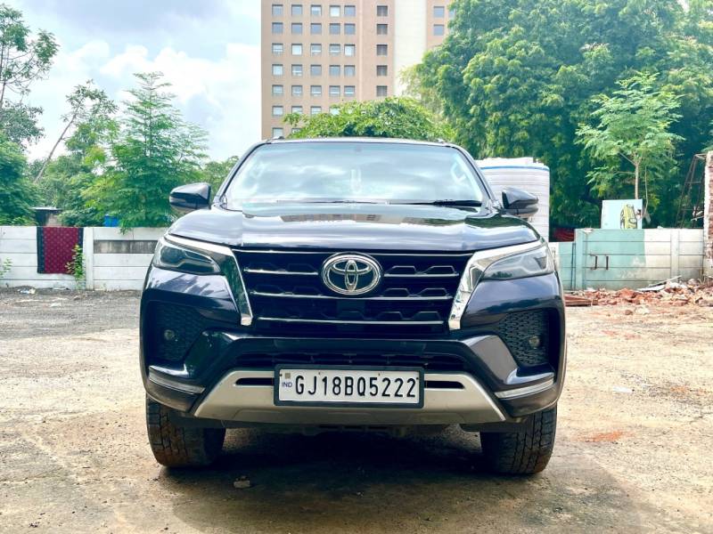 Toyota Fortuner 2.8 4x2 MT
