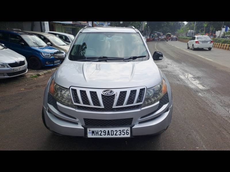 Mahindra XUV500 W8