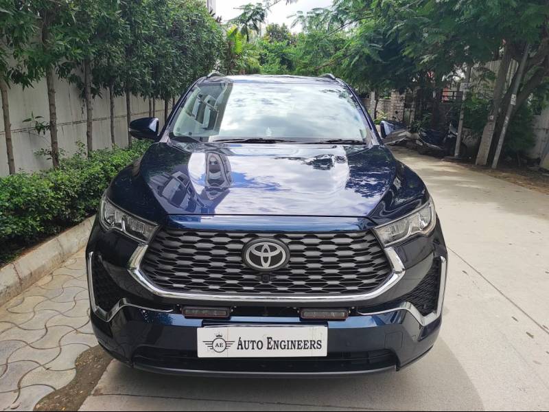 Toyota Innova Hycross VX Hybrid 8 STR