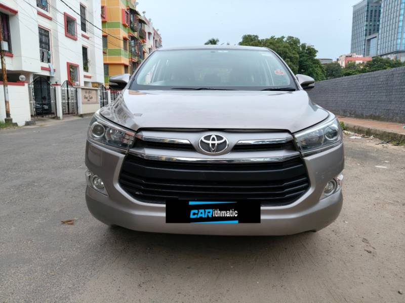 Toyota Innova Crysta 2.4 VX 8 STR