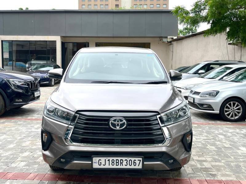 Toyota Innova Crysta 2.4 VX 8 STR