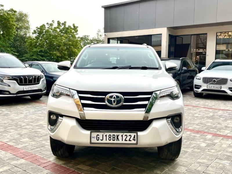 Toyota Fortuner 2.8 4x2 AT