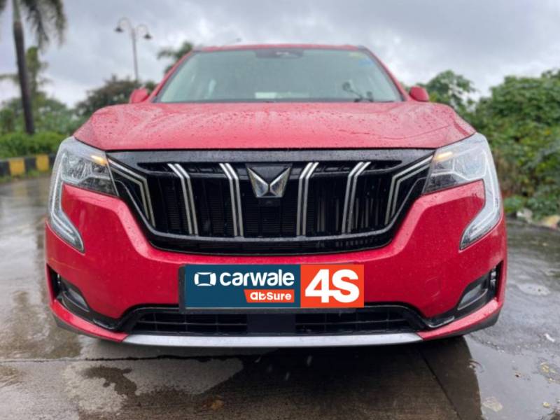 Mahindra XUV700 AX7 Luxury Pack Petrol AT 7 STR