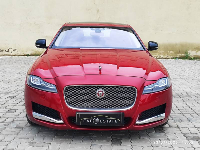 Jaguar XF Luxury 2.0