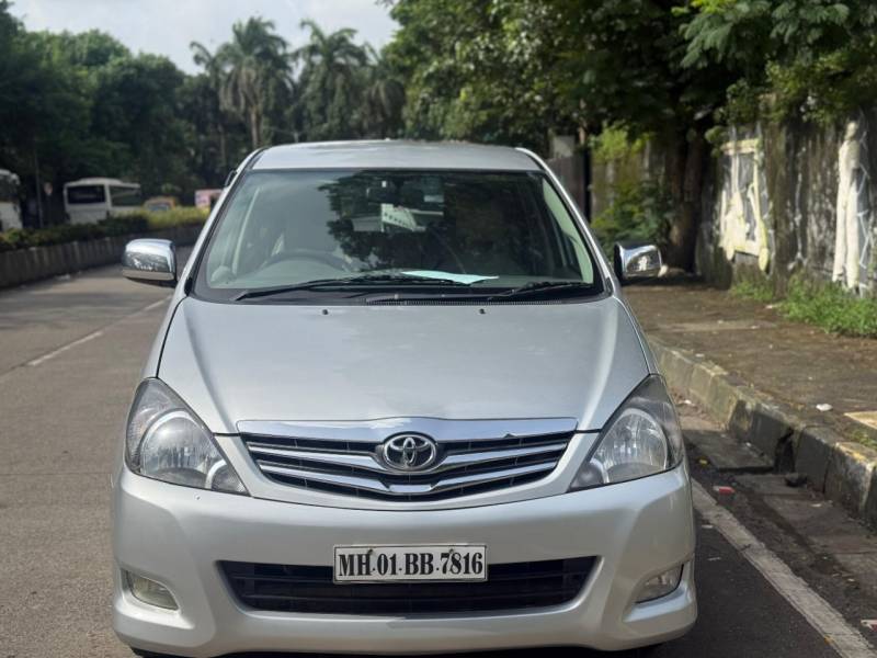 Toyota Innova 2.5 V 7 STR