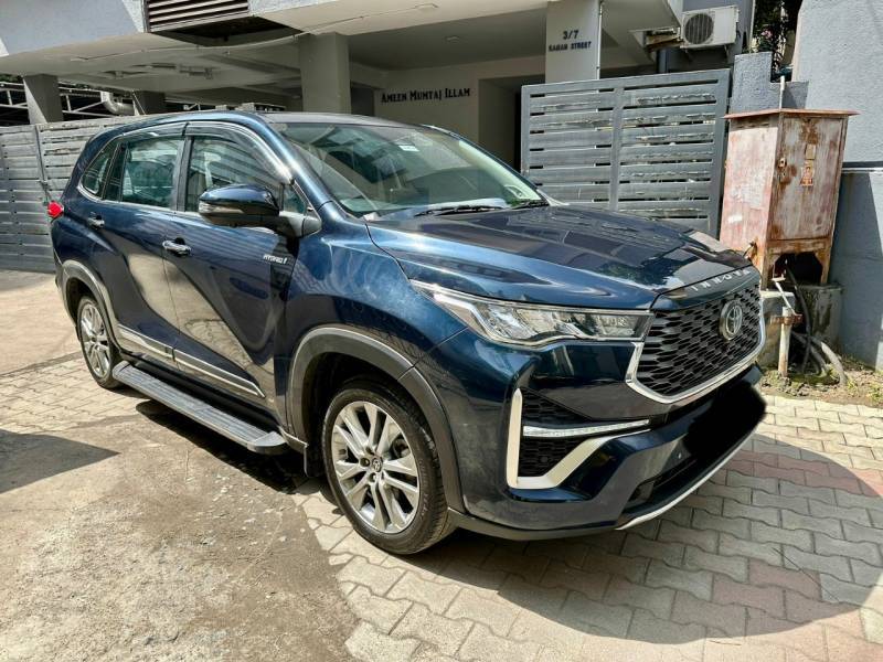 Toyota Innova Hycross ZX (O) Hybrid 7 STR