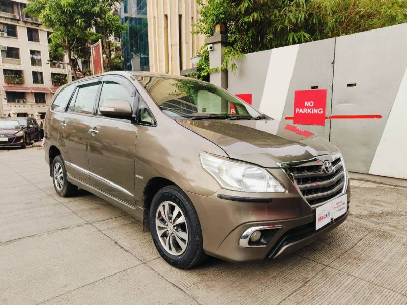 Toyota Innova 2.5 VX 8 STR