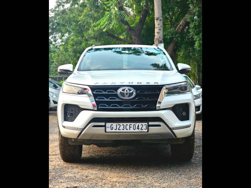 Toyota Fortuner 4X2 MT 2.7 Petrol