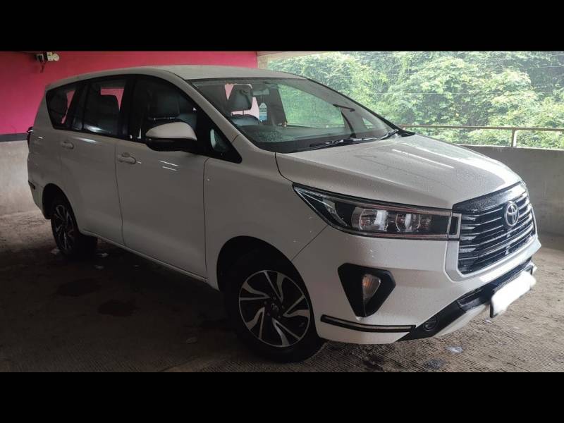 Toyota Innova Crysta 2.4 GX 8 STR