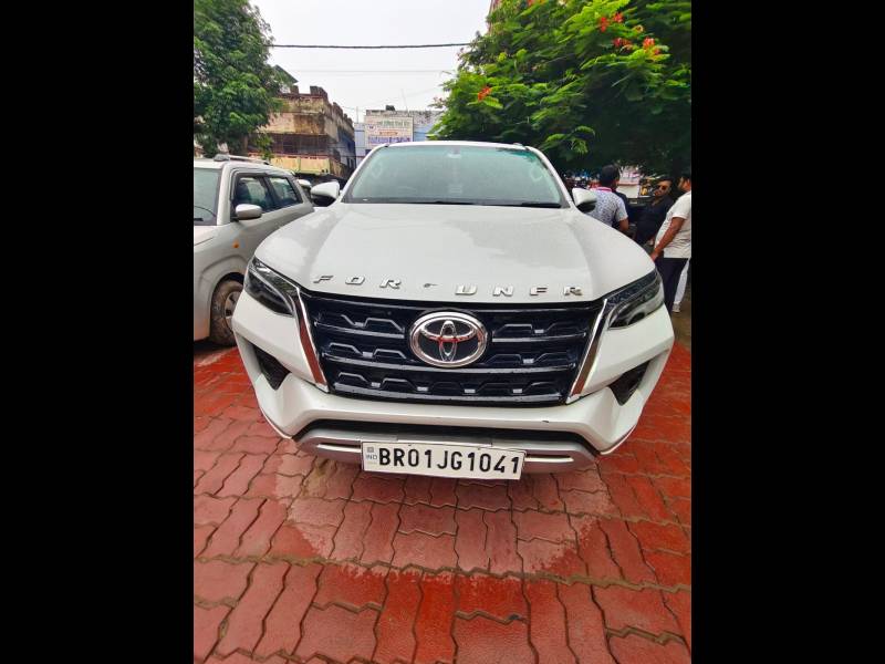 Toyota Fortuner 4X4 MT 2.8 Diesel