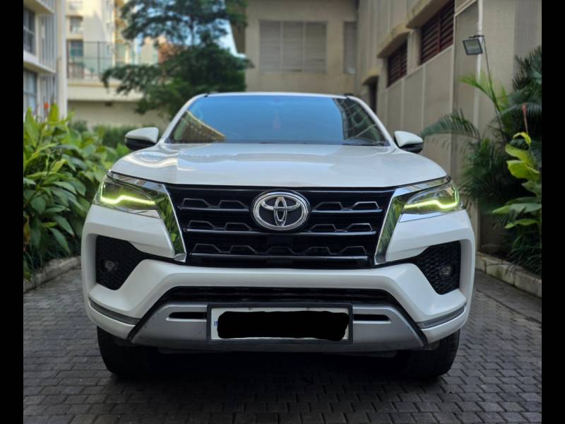Toyota Fortuner 4X2 AT 2.8 Diesel