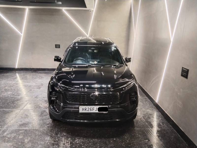 Tata Safari Accomplished Plus 6 STR Dark Edition AT