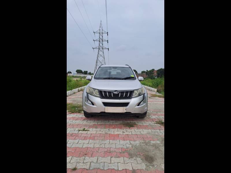 Mahindra XUV500 W6 FWD