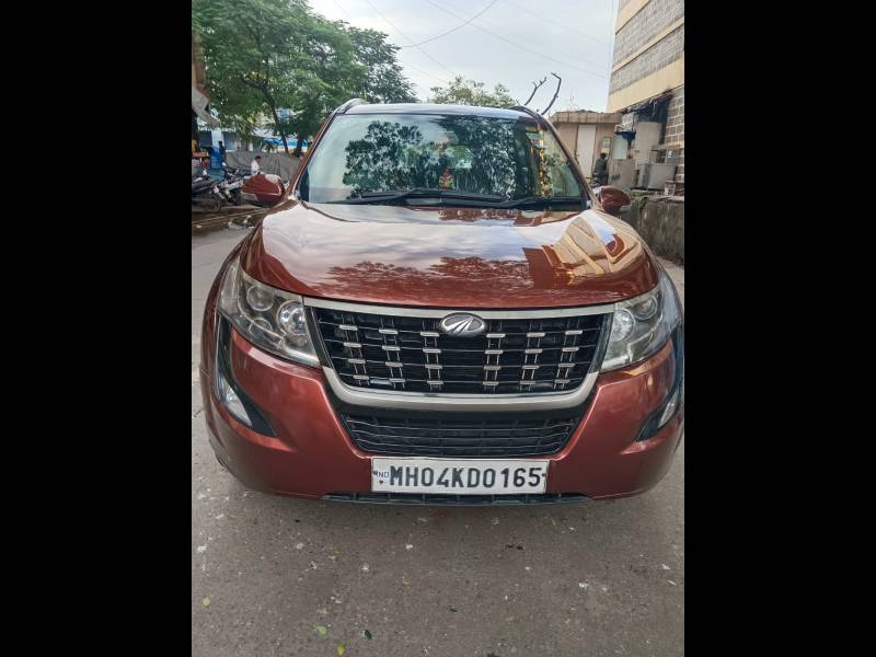 Mahindra XUV500 W5