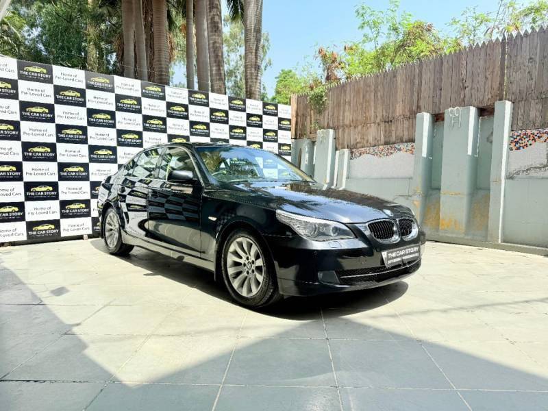 BMW 5 Series 525i Sedan