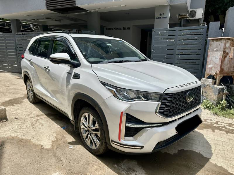 Toyota Innova Hycross ZX Hybrid 7 STR