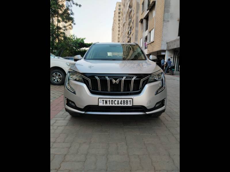 Mahindra XUV700 AX7 Petrol AT 7 STR
