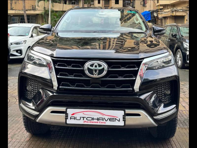 Toyota Fortuner 4x2 AT