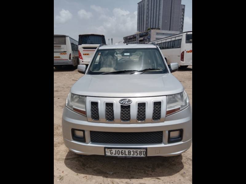 Mahindra TUV300 T6+ MT