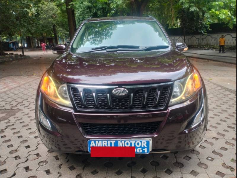 Mahindra XUV500 W8