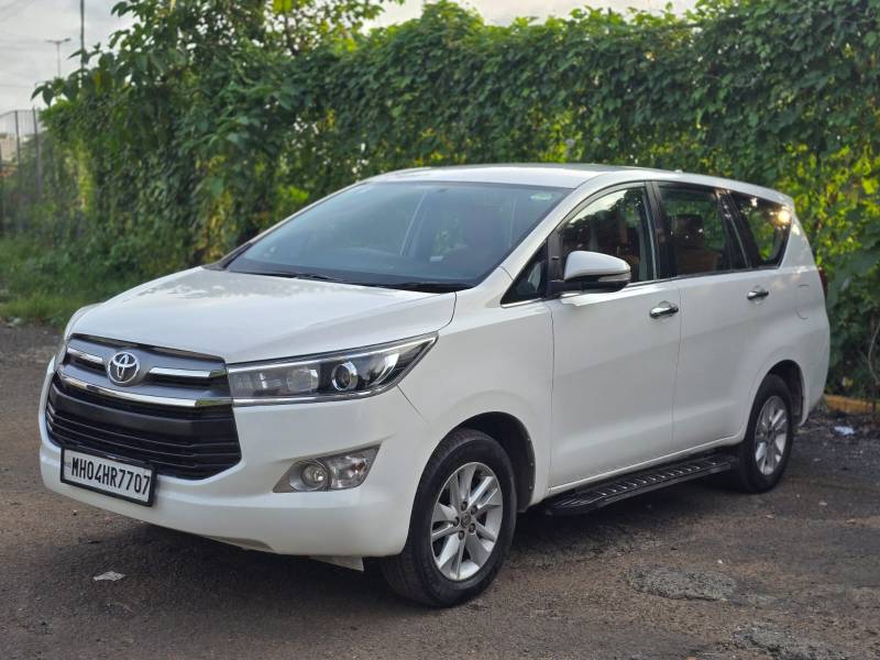 Toyota Innova Crysta 2.4 V Diesel
