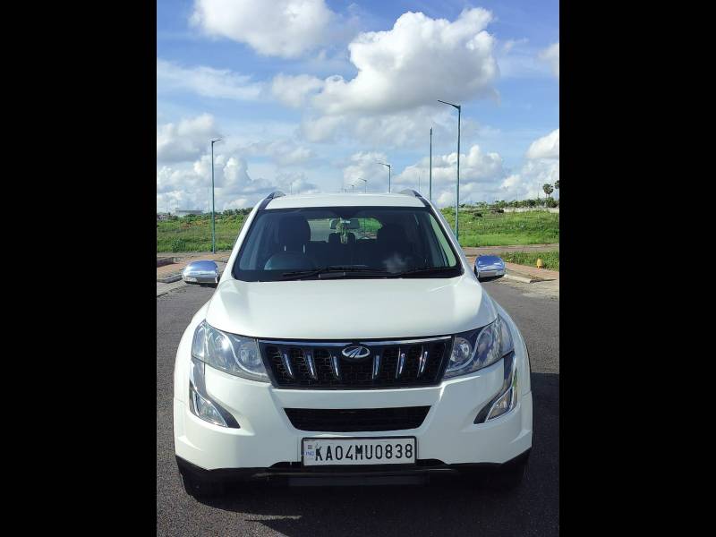 Mahindra XUV500 W6 4 X 2