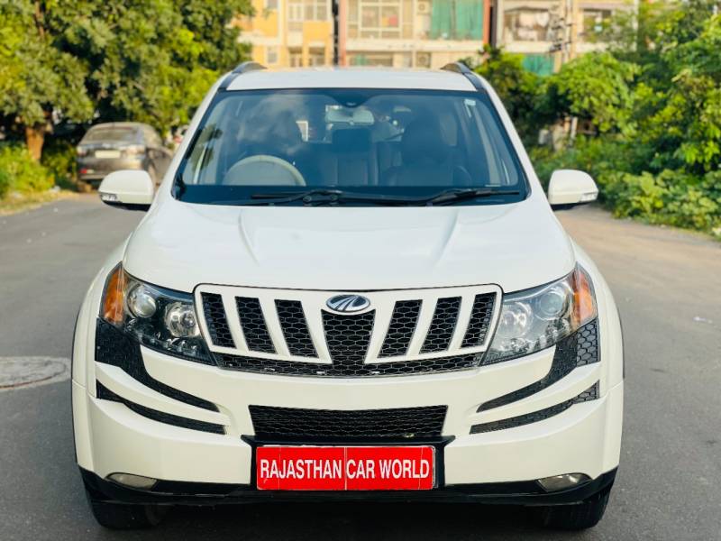 Mahindra XUV500 W8