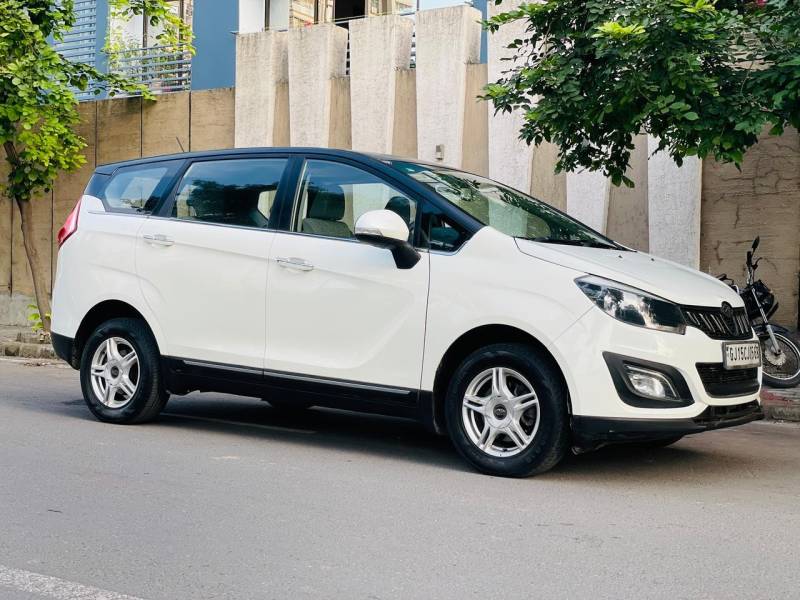 Mahindra Marazzo M6 7 STR