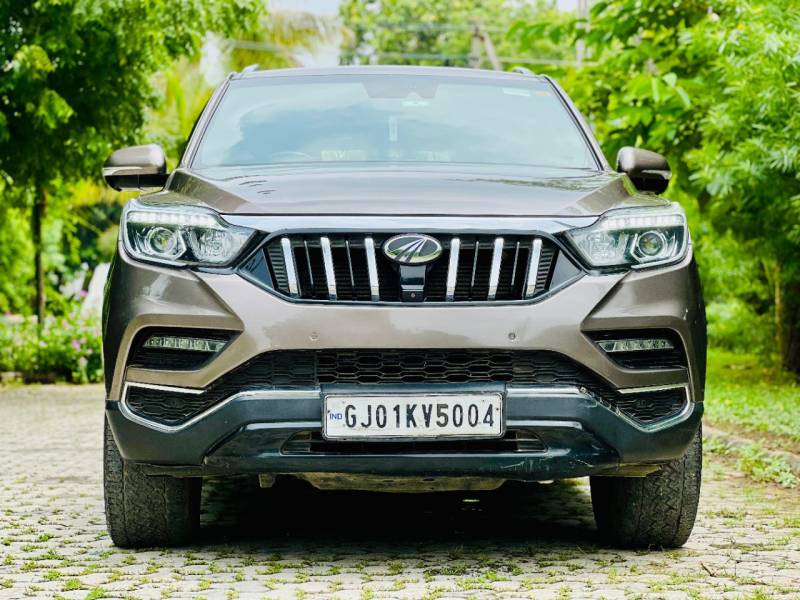 Mahindra Alturas G4 4WD AT