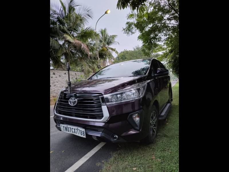 Toyota Innova Crysta 2.4 GX 8 STR