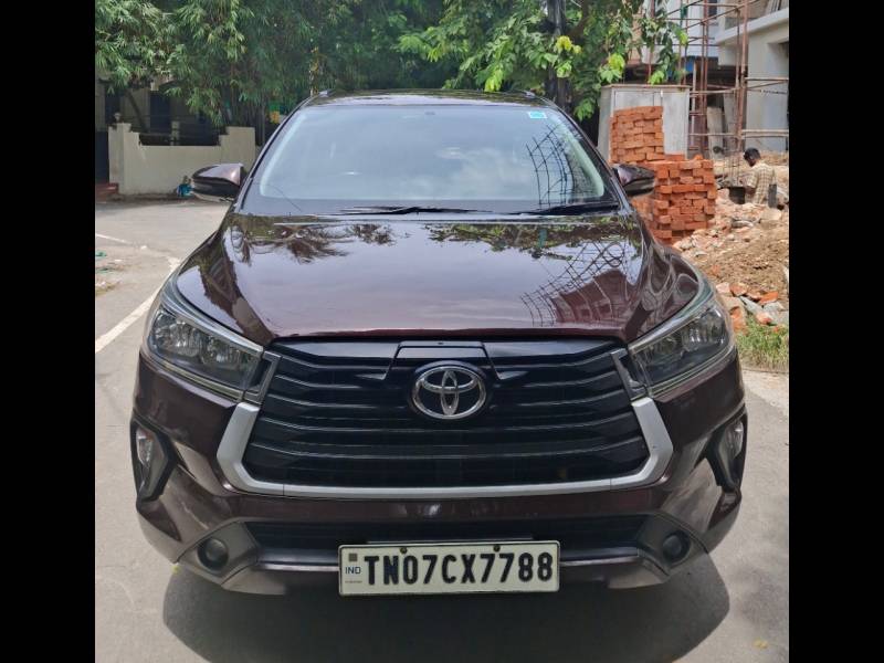Toyota Innova Crysta 2.4 GX 8 STR