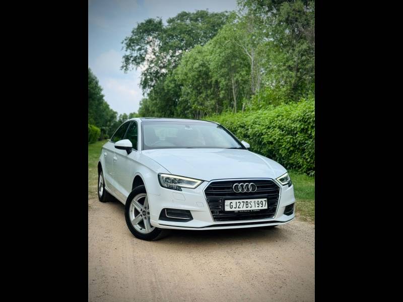 Audi A3 35 TDI Premium Plus + Sunroof