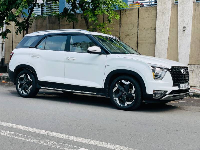 Hyundai Alcazar Signature (O) 6 STR 1.5 Diesel AT