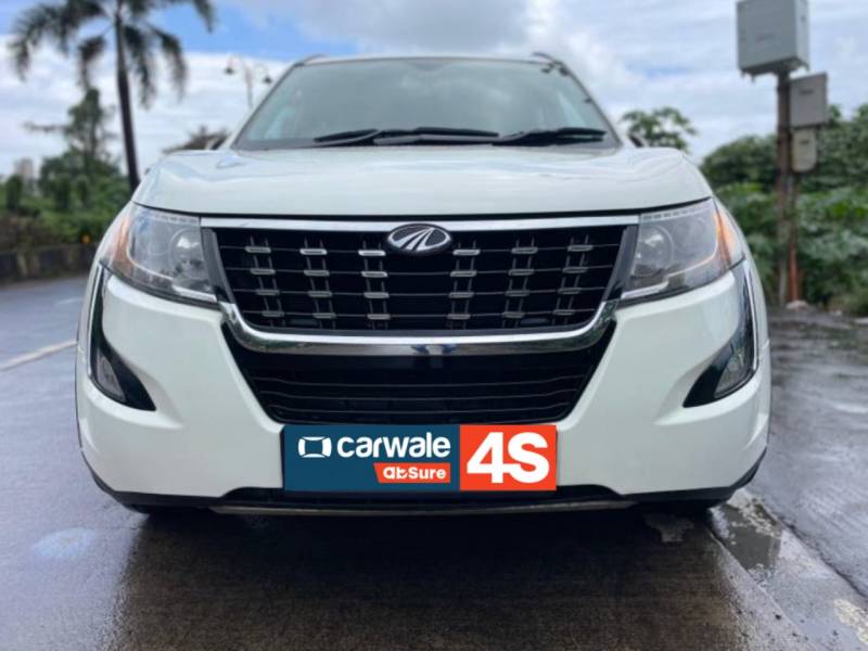 Mahindra XUV500 W11 AT