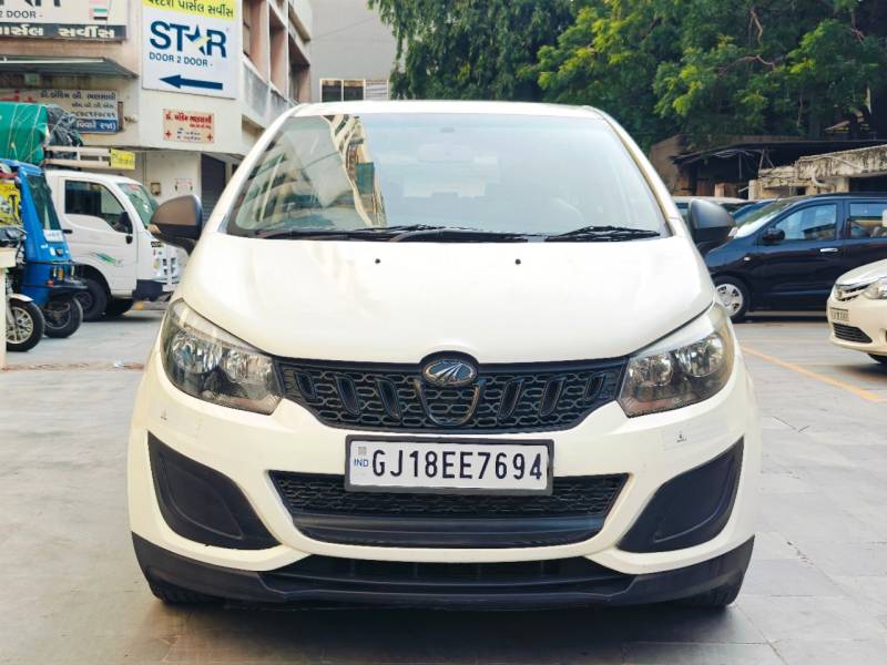 Mahindra Marazzo M2 8 STR