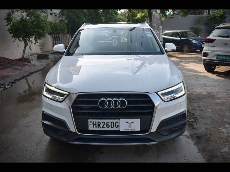 Audi Q3 35 TDI Premium Plus + Sunroof