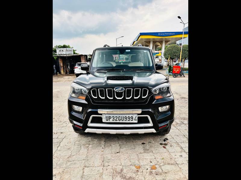 Mahindra Scorpio S10