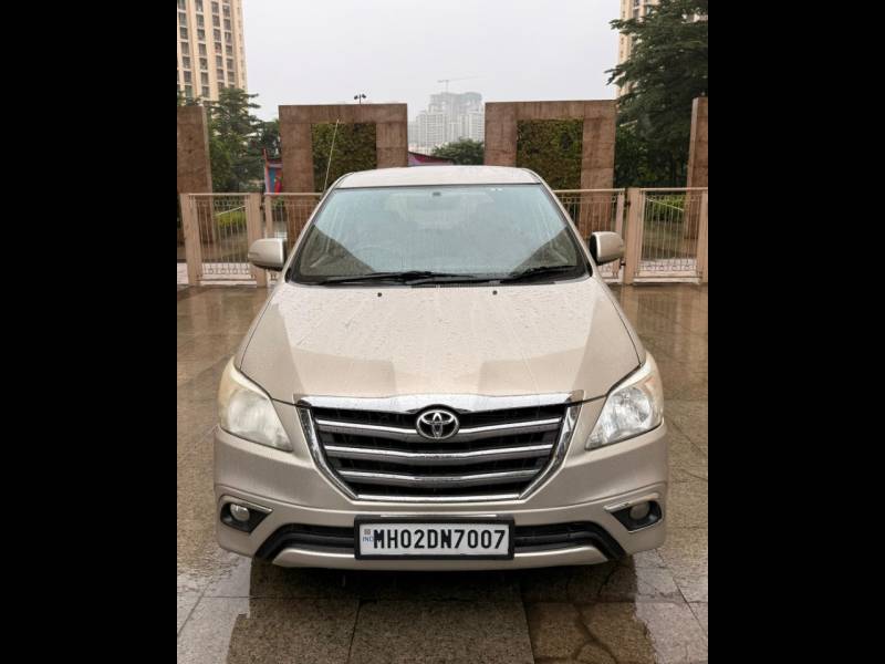 Toyota Innova 2.5 VX 8 STR