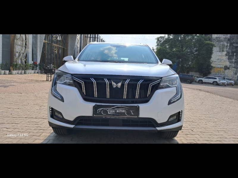 Mahindra XUV700 AX 7 Luxury Pack Petrol AT 7 STR