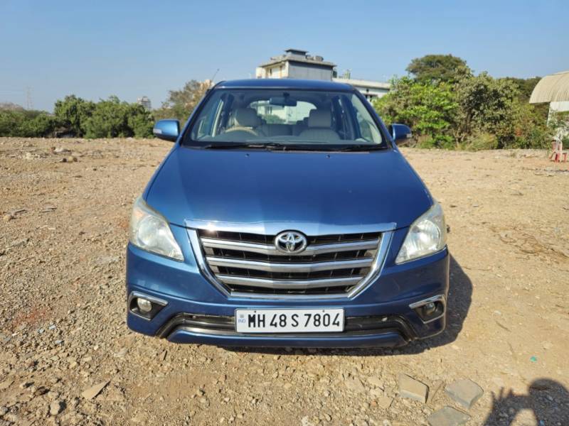 Toyota Innova 2.5 VX 8 STR BS IV