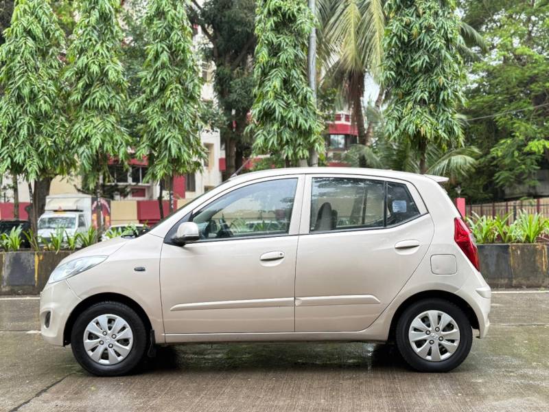 Hyundai i10 Sportz 1.2 AT
