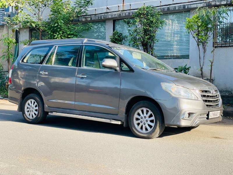 Toyota Innova 2.5 ZX (Diesel) 7 STR Euro3