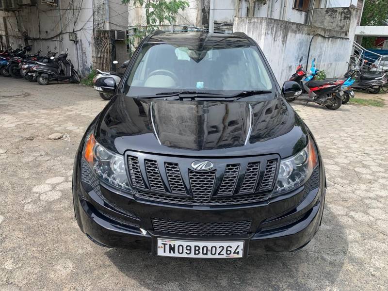 Mahindra XUV500 W8
