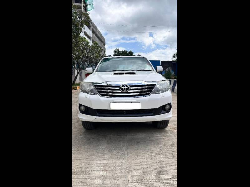Toyota Fortuner 3.0 4X4 MT