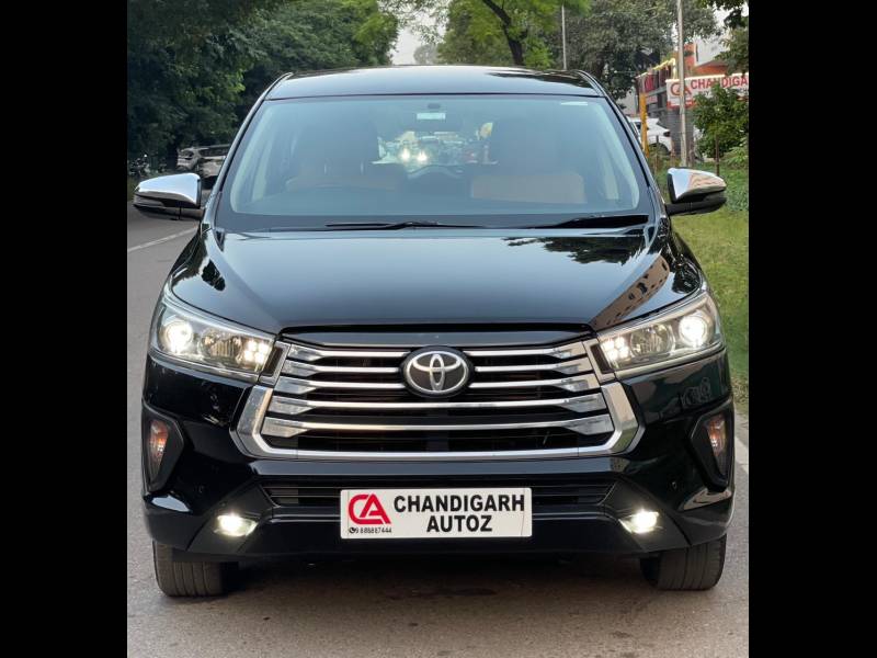 Toyota Innova Crysta 2.4 ZX AT 7 STR