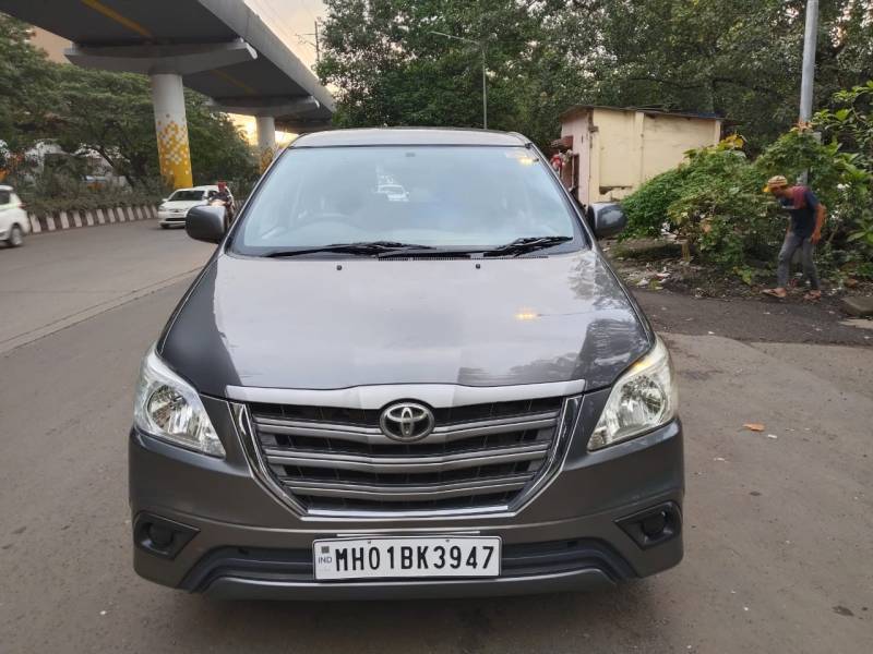 Toyota Innova 2.5 GX 7 STR