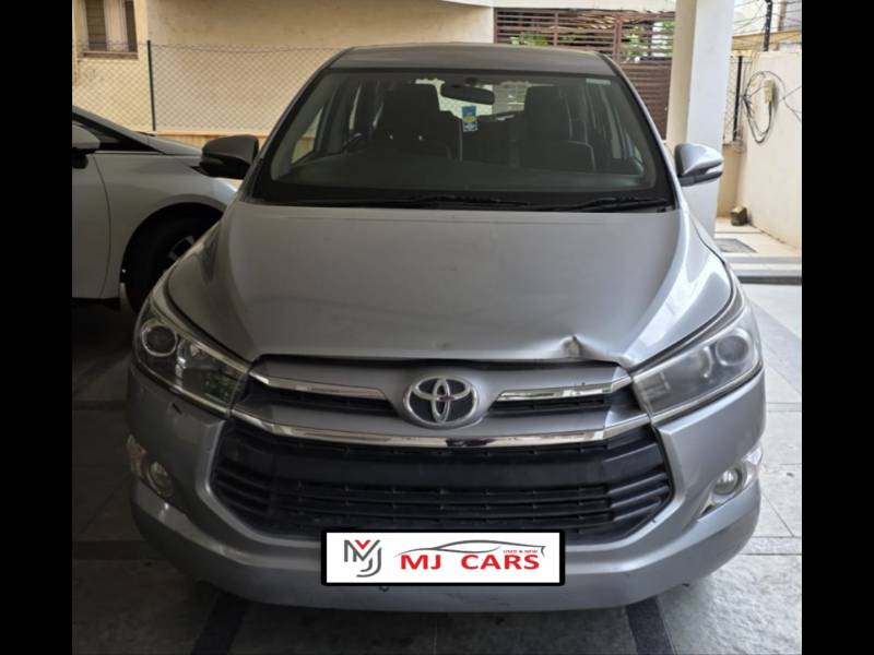Toyota Innova Crysta 2.4 VX 8 STR