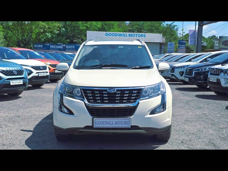 Mahindra XUV500 W9 AT