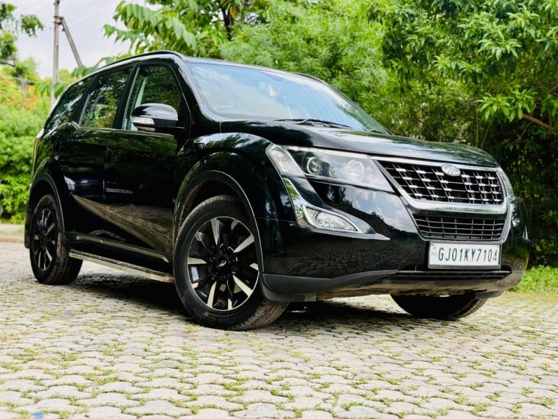 Mahindra XUV500 W11 (O) AWD
